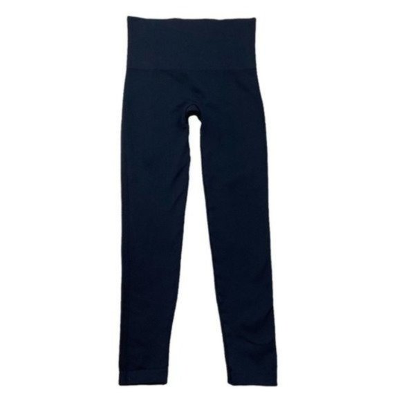 SPANX Pants - SPANX By Sara Blakey Look at me now Black cropped leggings size Medium